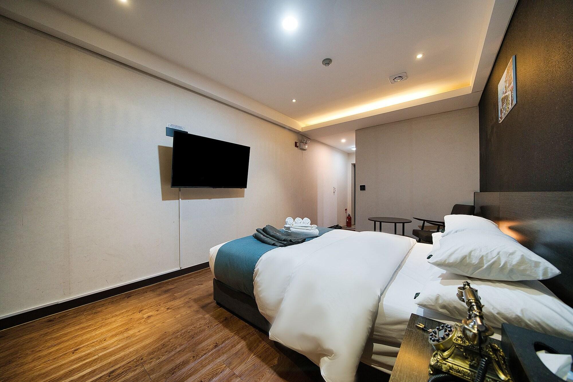 Suwon Dono1796 Hotel Exteriér fotografie